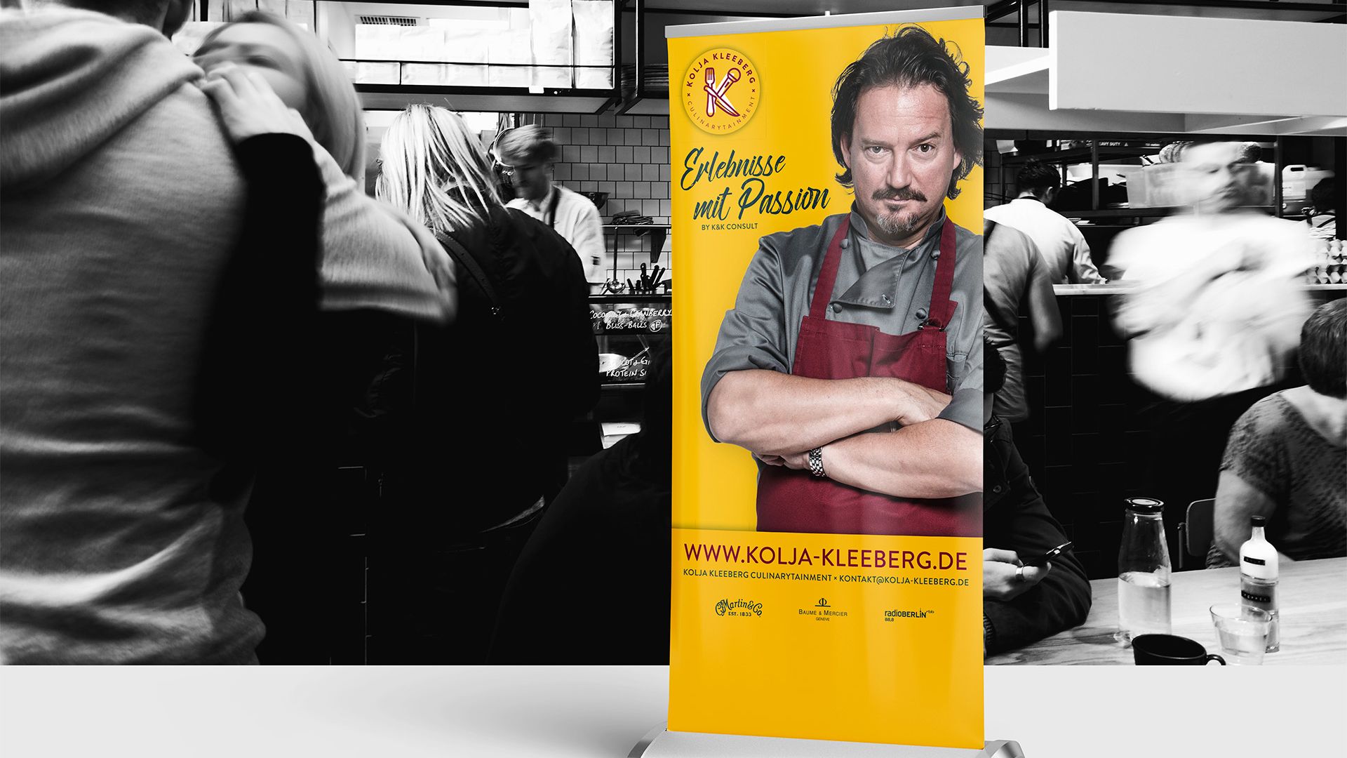 Rollup Banner mit Kolja Kleeberg Portrait in einer Streetfood Szenerie